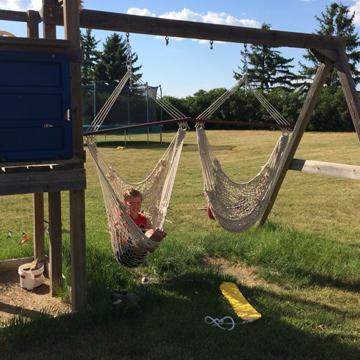 Turn your old swing into a hammock heaven